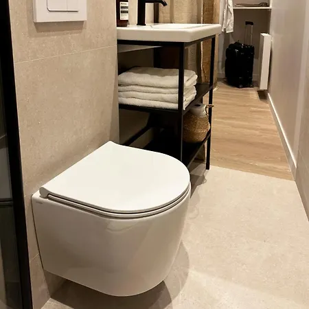 Stylish 2br & 2ba With Private Terrace Appartamento Parigi